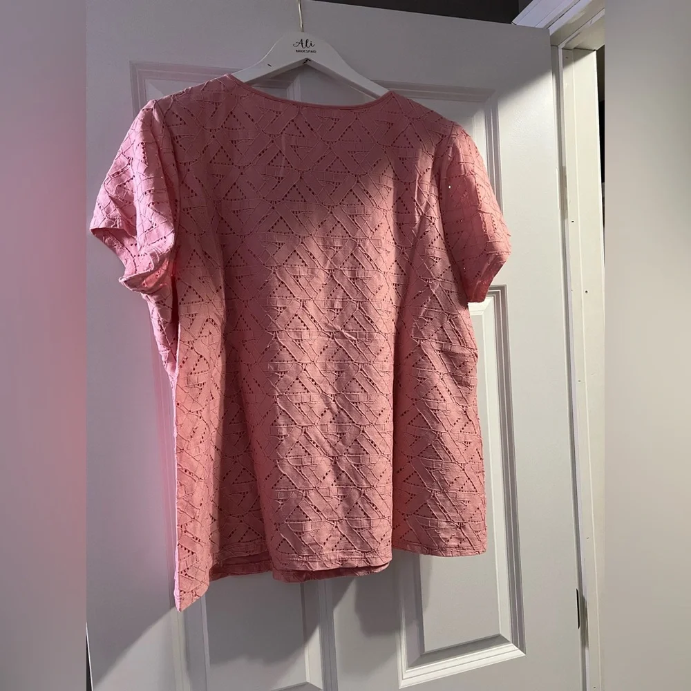 Lightly Worn, women’s XL Liz Claiborne Pink Short Sleeve Boxy Blouse - Picture 5 of 7